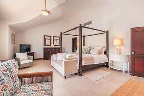 Luxe Retreat With Lake View in Casa de Campo