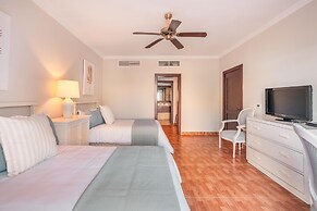 Luxe Retreat With Lake View in Casa de Campo