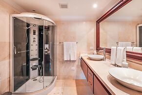 Luxe Retreat With Lake View in Casa de Campo