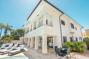 Luxe Retreat With Lake View in Casa de Campo