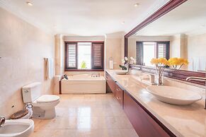 Luxe Retreat With Lake View in Casa de Campo