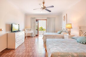 Luxe Retreat With Lake View in Casa de Campo