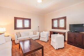 Luxe Retreat With Lake View in Casa de Campo