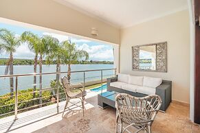 Luxe Retreat With Lake View in Casa de Campo