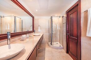 Luxe Retreat With Lake View in Casa de Campo