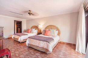 Luxe Retreat With Lake View in Casa de Campo