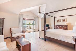 Luxe Retreat With Lake View in Casa de Campo