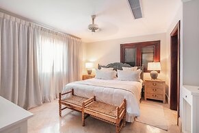 Luxe Retreat With Lake View in Casa de Campo