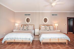 Luxe Retreat With Lake View in Casa de Campo