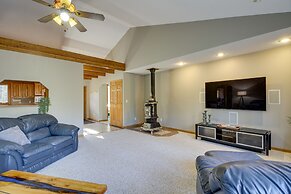 Peaceful Hibbing Getaway: Heated Floors, Fire Pit!