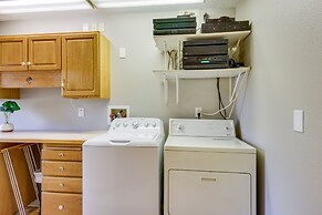 Peaceful Hibbing Getaway: Heated Floors, Fire Pit!
