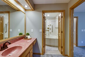 Peaceful Hibbing Getaway: Heated Floors, Fire Pit!