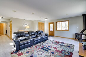 Peaceful Hibbing Getaway: Heated Floors, Fire Pit!