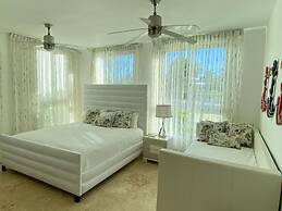 Apt w Beach Front Beach Access at Nueva Romana