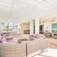 Apt w Beach Front Beach Access at Nueva Romana