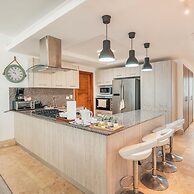 Apt w Beach Front Beach Access at Nueva Romana