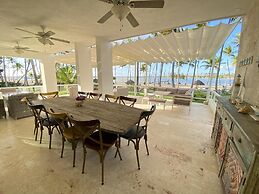 Apt w Beach Front Beach Access at Nueva Romana