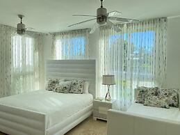 Apt w Beach Front Beach Access at Nueva Romana