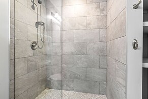 4BD Oasis - Steps to French Quarter