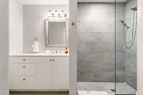 4BD Oasis - Steps to French Quarter