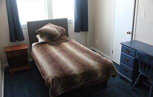 Loyalist Inn & Suites