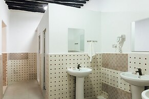 Shoki Shoki Guest House