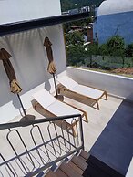 Francisca Luxury Suites - Adults Only