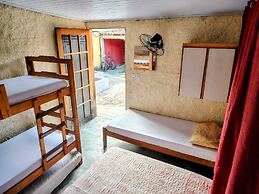 Hostel Canto da Praia São Sebastião - próximo ao enrocamento Caraguata