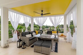 Luxury and Playful 5 Bed Pool Villa - CC