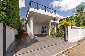 Luxury and Playful 5 Bed Pool Villa - CC