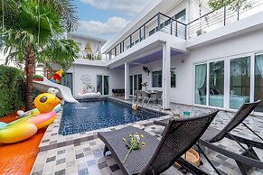 Luxury and Playful 5 Bed Pool Villa - CC