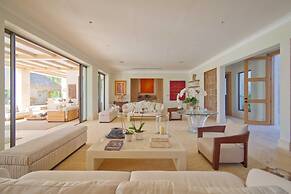 Luxury Villa With Heated Pool Jacuzzi Full Staff