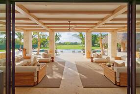 Luxury Villa With Heated Pool Jacuzzi Full Staff