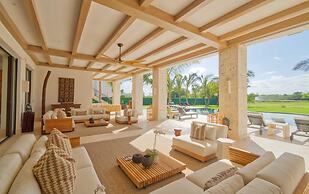 Luxury Villa With Heated Pool Jacuzzi Full Staff