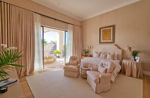 Luxury Villa With Heated Pool Jacuzzi Full Staff