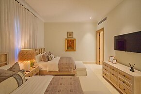 Luxury Villa With Heated Pool Jacuzzi Full Staff