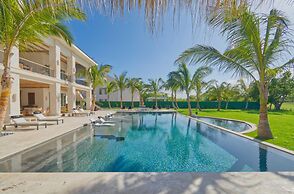 Luxury Villa With Heated Pool Jacuzzi Full Staff