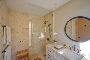 Luxury Villa With Heated Pool Jacuzzi Full Staff