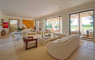 Luxury Villa With Heated Pool Jacuzzi Full Staff