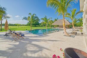 Luxury Villa With Heated Pool Jacuzzi Full Staff