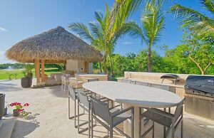 Luxury Villa With Heated Pool Jacuzzi Full Staff