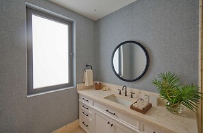 Luxury Villa With Heated Pool Jacuzzi Full Staff