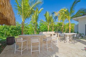 Luxury Villa With Heated Pool Jacuzzi Full Staff