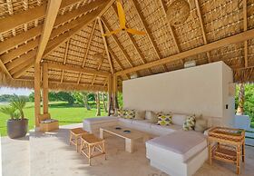 Luxury Villa With Heated Pool Jacuzzi Full Staff