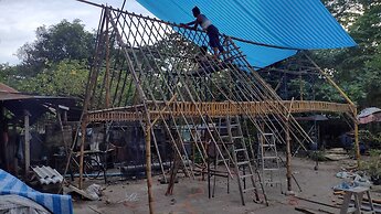 Mae Sot Commune and Camping