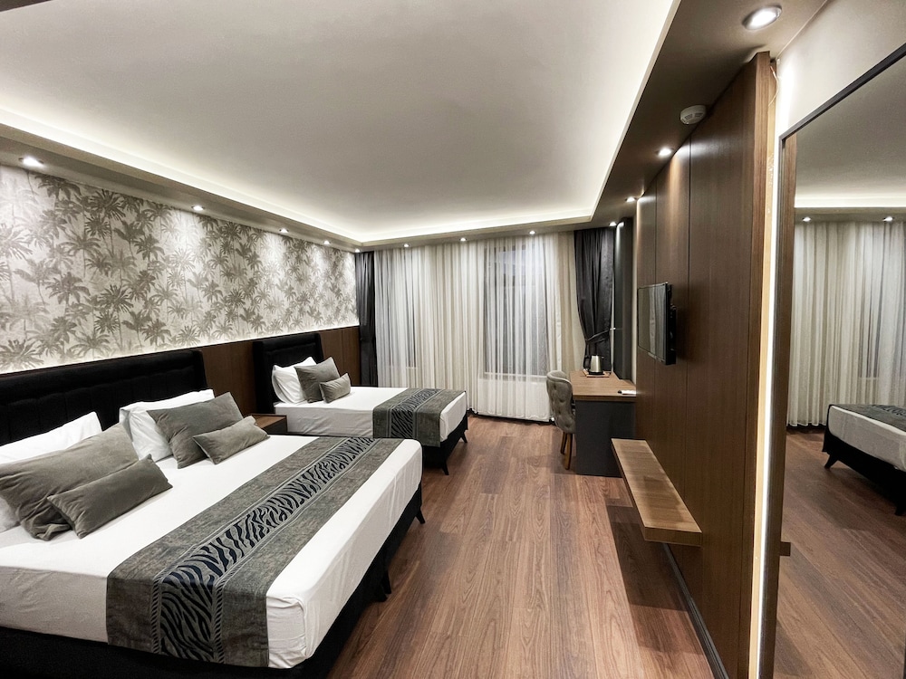 Grand Uskudar Hotel