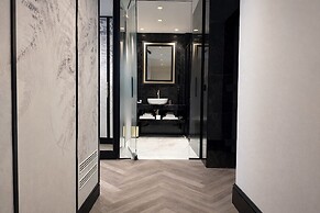 The Unique Hotel