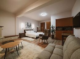 Elati Leisure -suites & apartments-