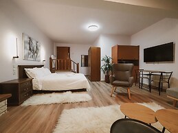 Elati Leisure -suites & apartments-