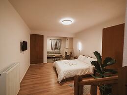 Elati Leisure -suites & apartments-